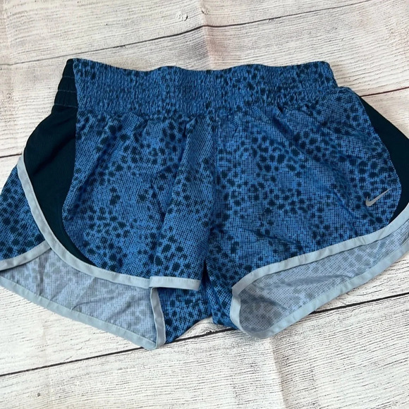 Nike shorts size small - Picture 1 of 5